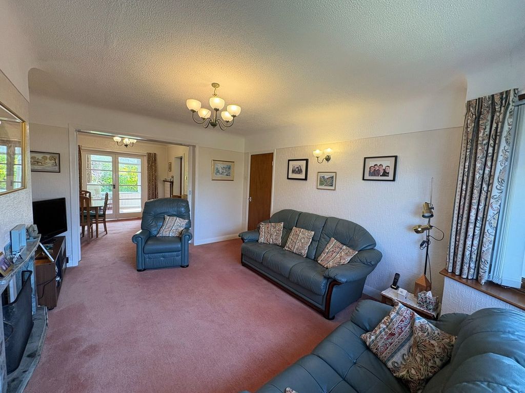 Property photo 2 of 32