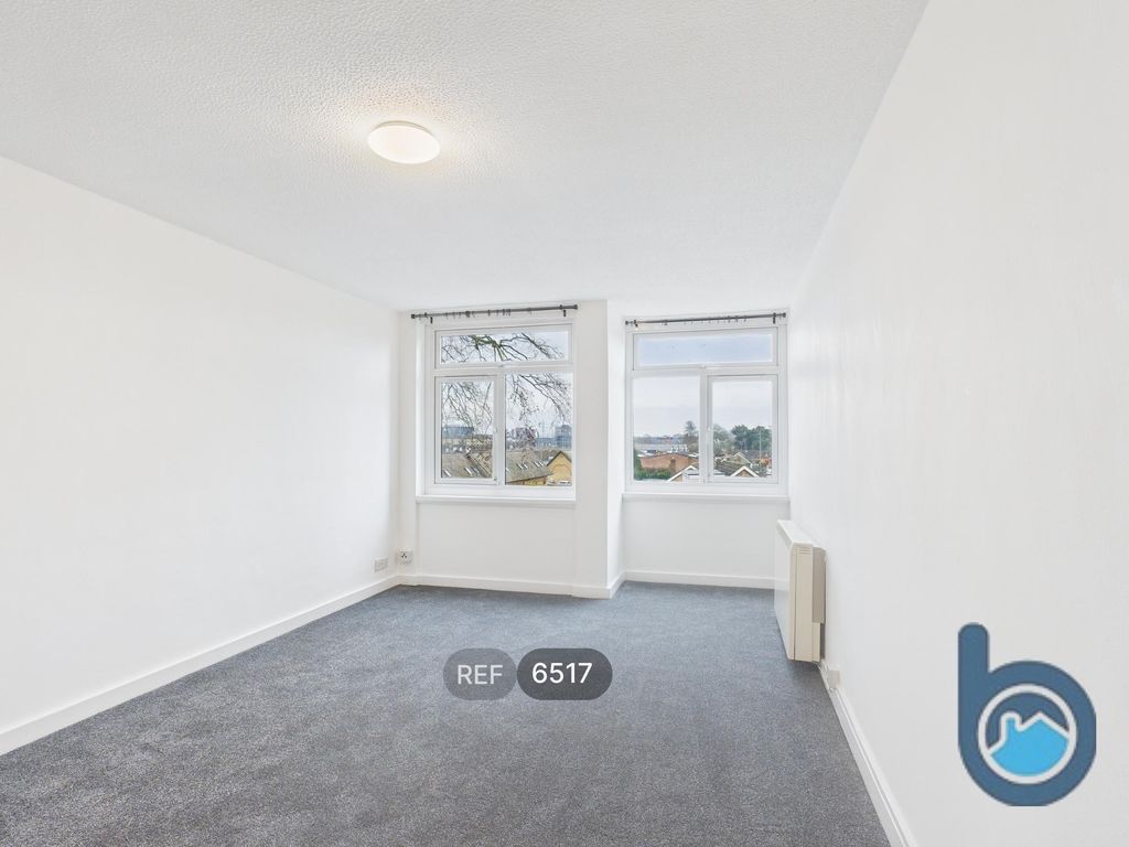 Property photo 2 of 16 Living Room