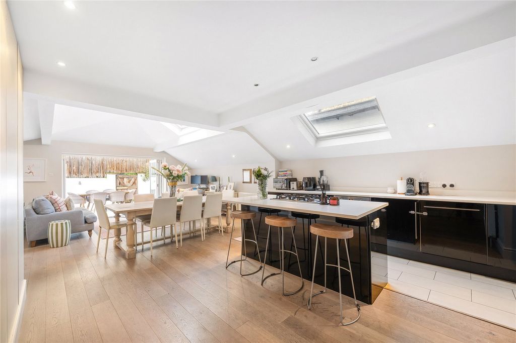 Property photo 2 of 25 Picture No. 57