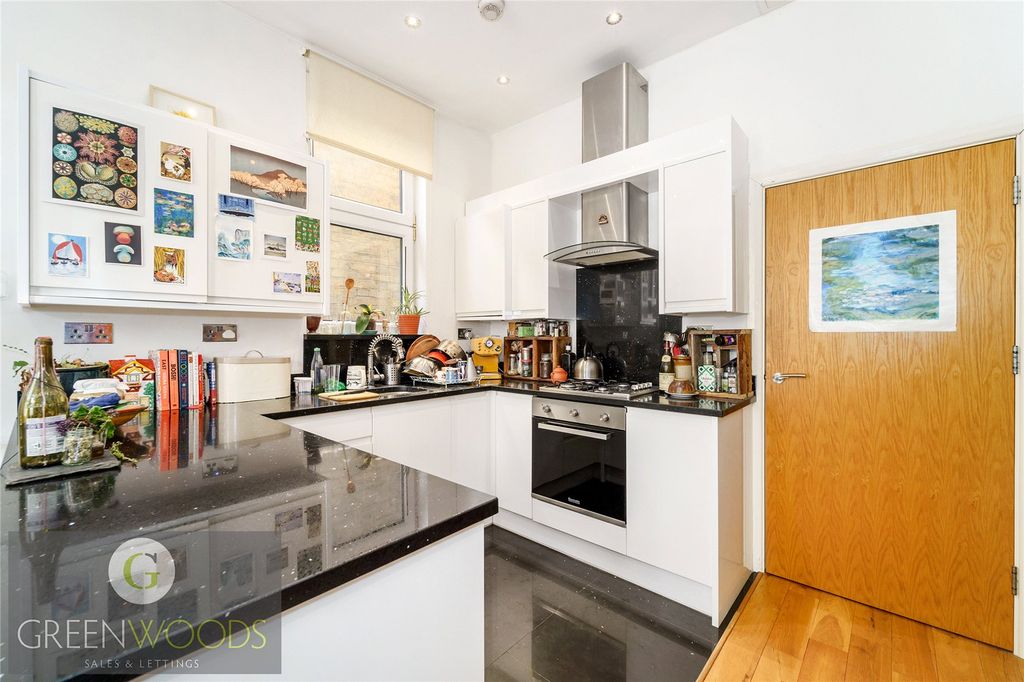 Property photo 3 of 10 Picture No. 03