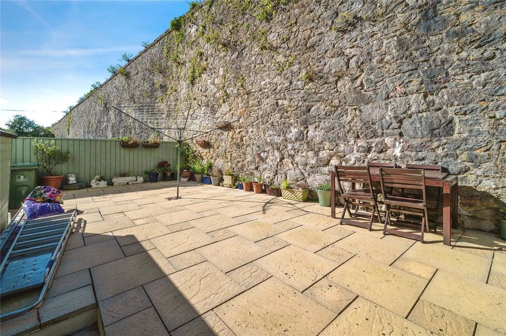 Property photo 3 of 13 Picture No. 12