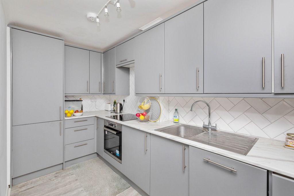 Property photo 2 of 10 4416583