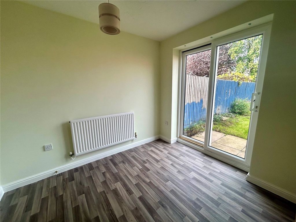 Property photo 2 of 17 Picture No. 24