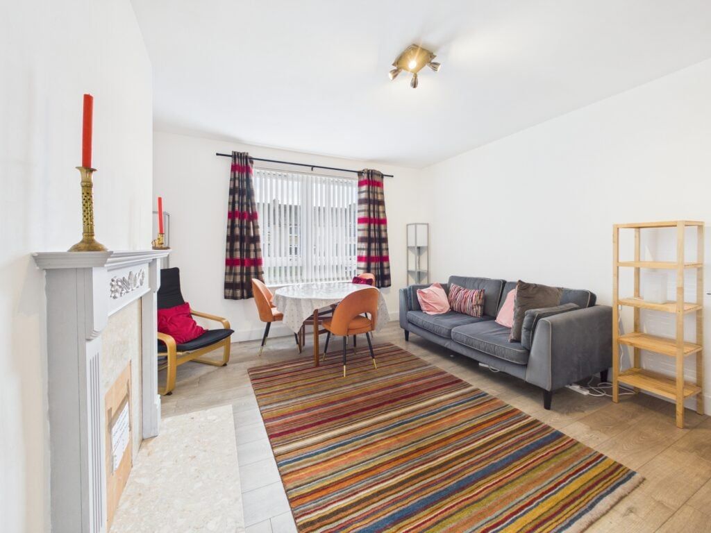 Property photo 2 of 24