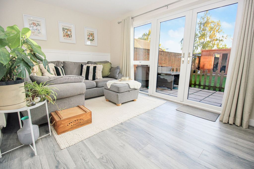 Property photo 2 of 19