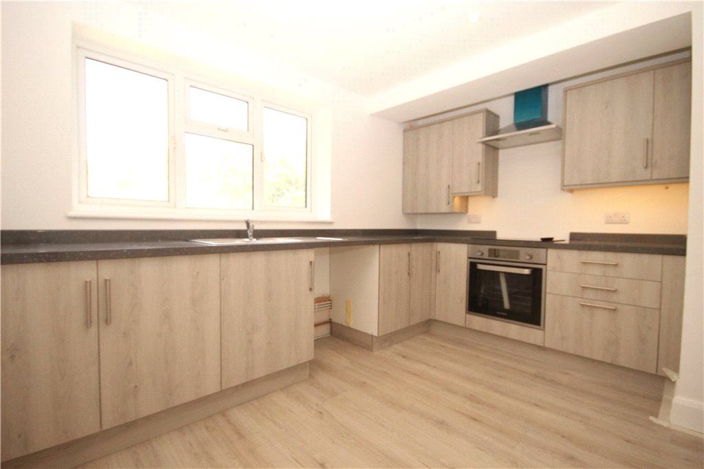 Property photo 3 of 6 Kitchen