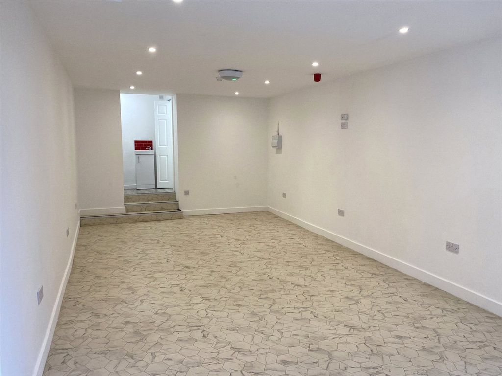 Property photo 3 of 6 Picture No. 16