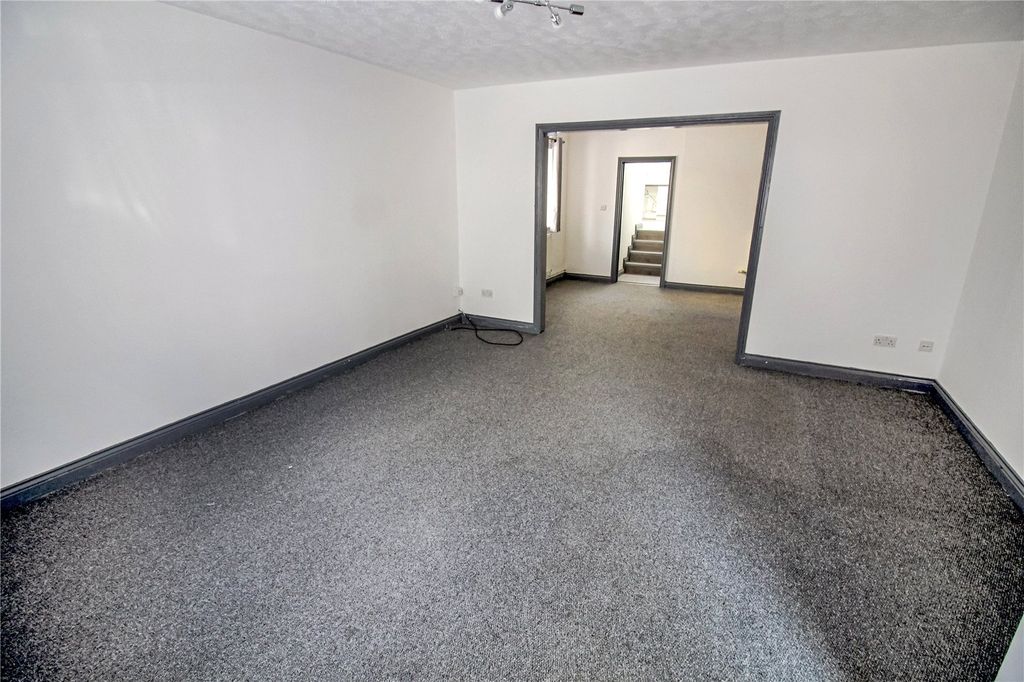 Property photo 2 of 14 Picture No. 38