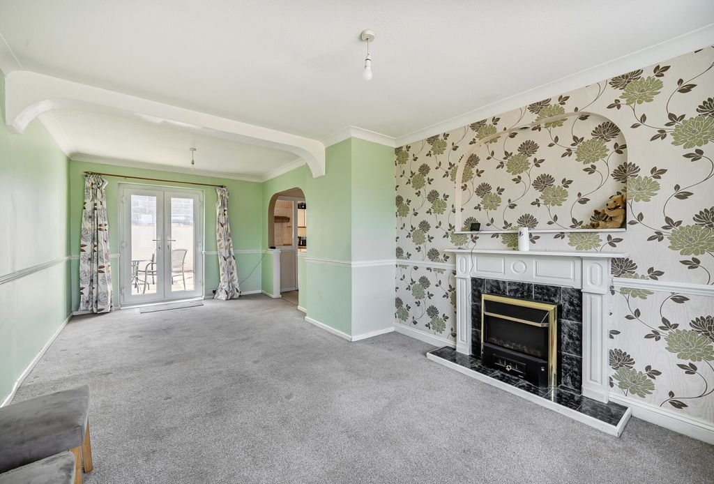 Property photo 2 of 15 1-6A71504639Bd8-1...