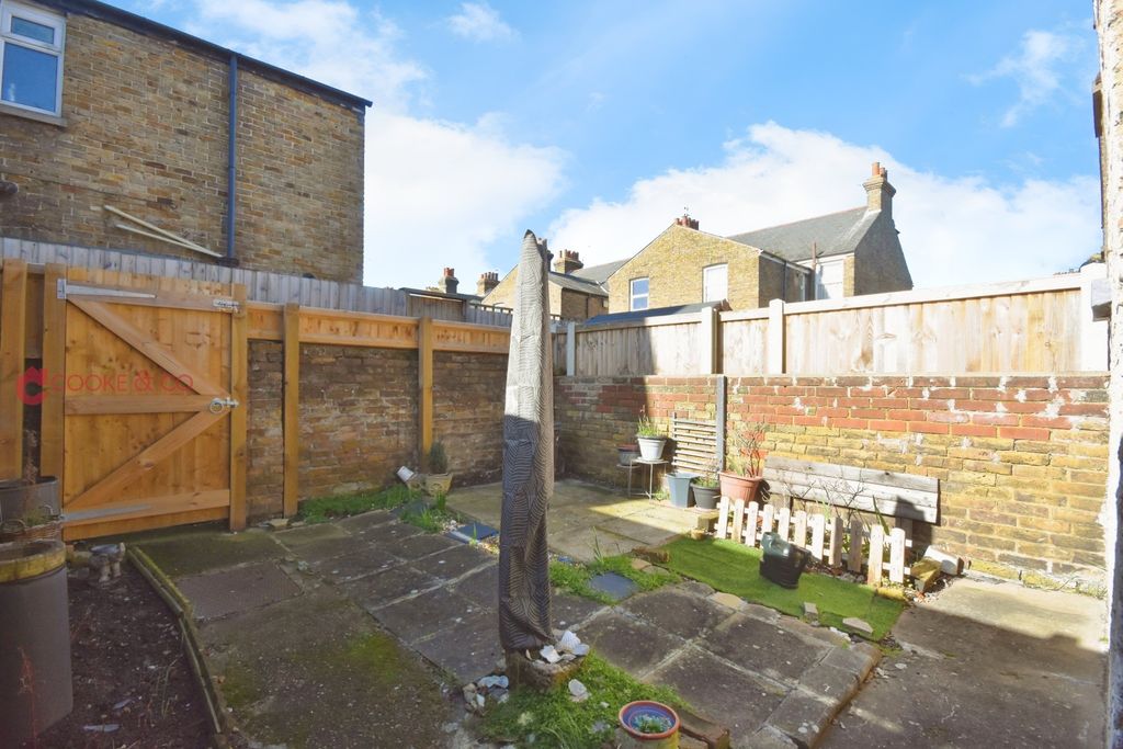 Property photo 2 of 11