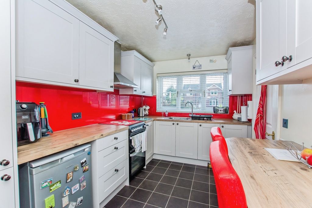 Property photo 2 of 17 Photo