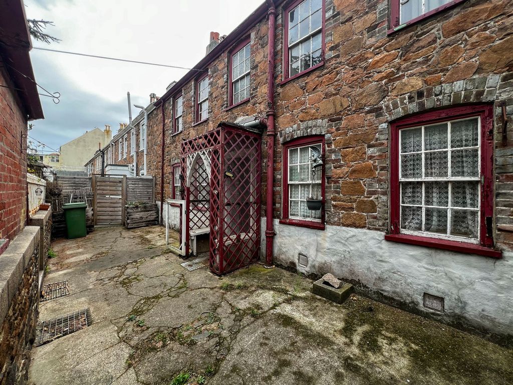 Property photo 2 of 26