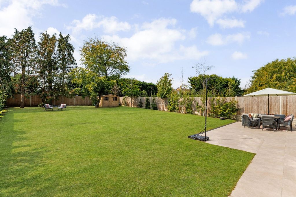 Property photo 2 of 15 Picture No. 24