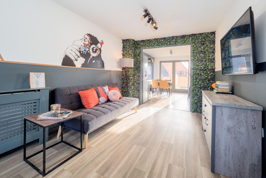 Property photo 1 of 17 Photo 0