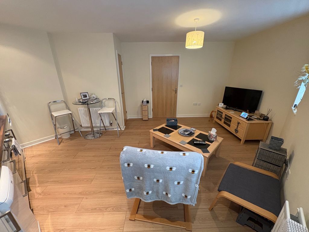 Property photo 3 of 11