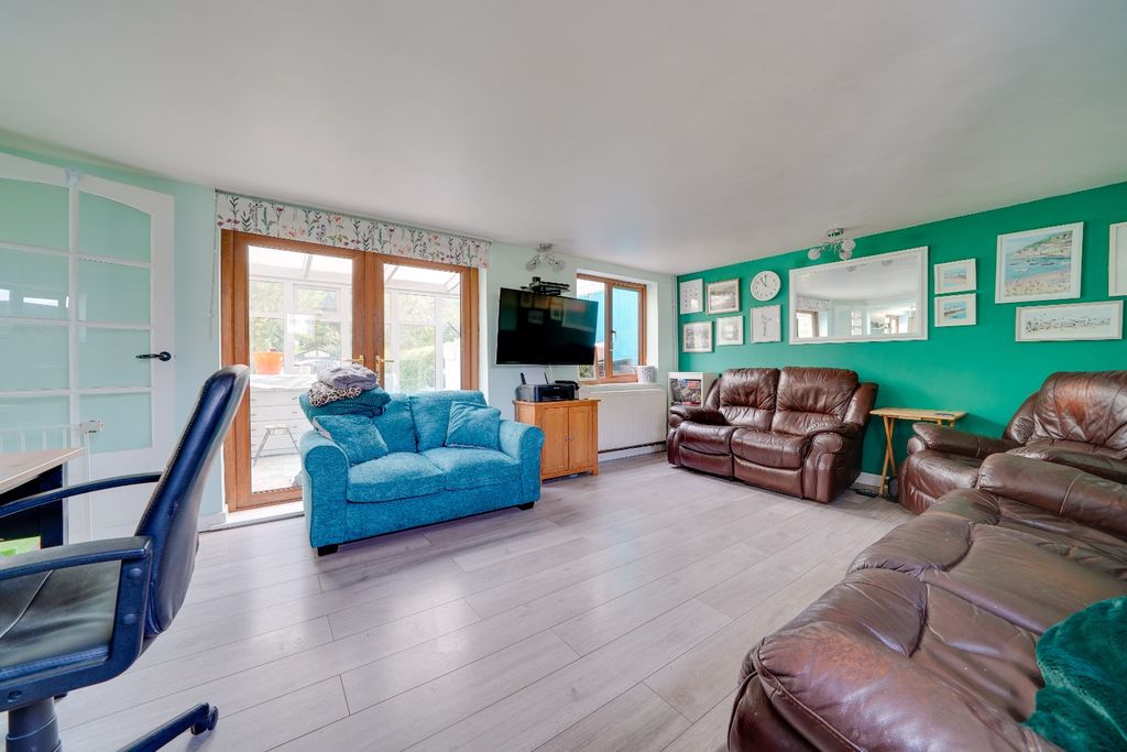 Property photo 2 of 20 2887362