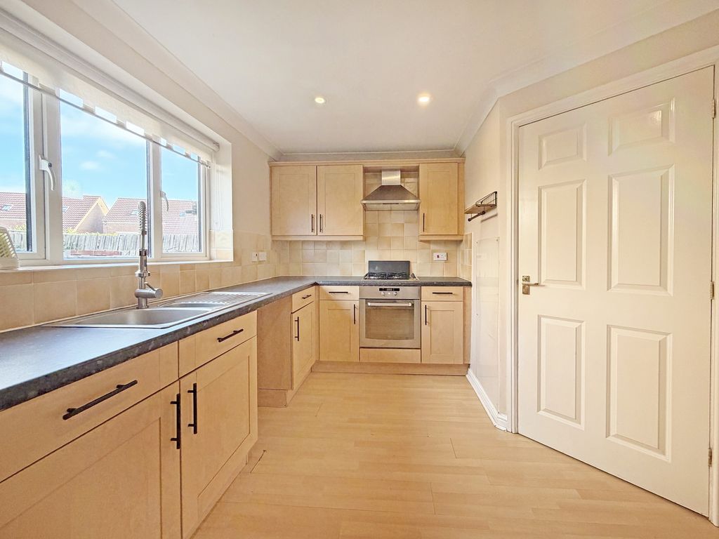 Property photo 2 of 32