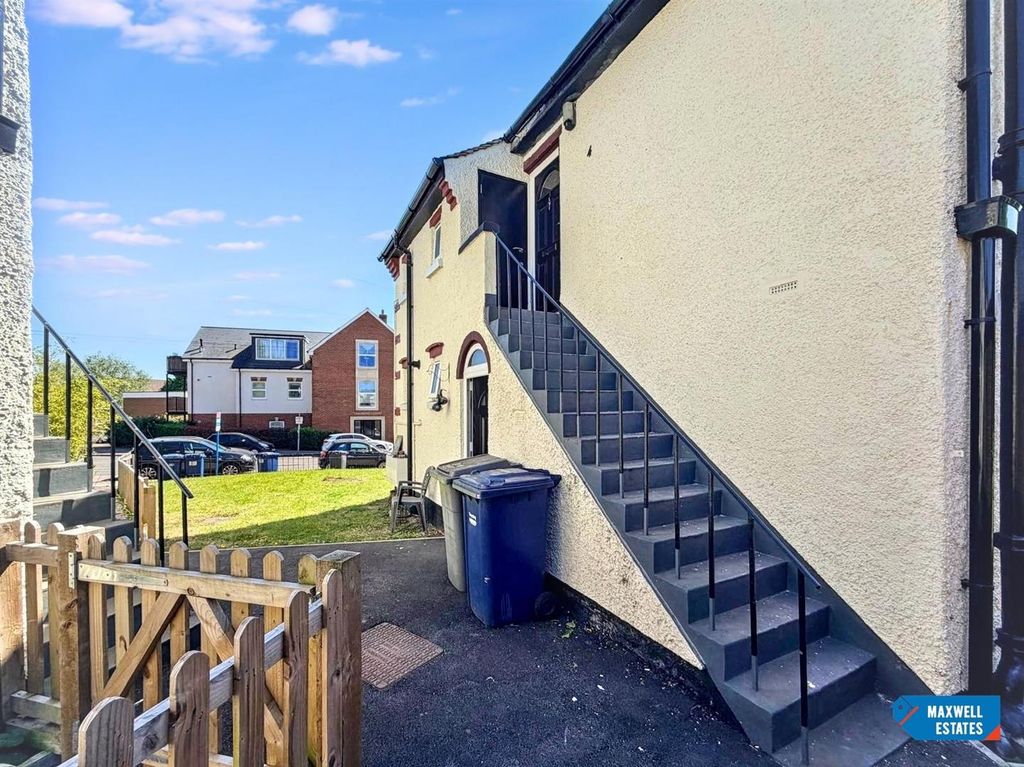 Property photo 2 of 13 Sanders Lane 2.Jpg