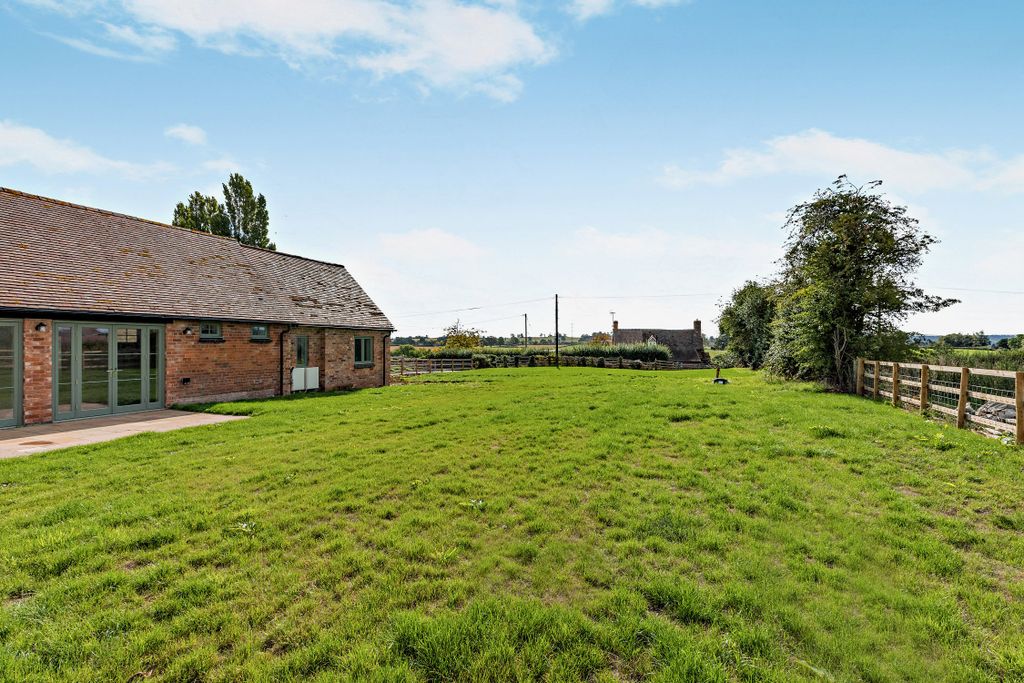 Property photo 2 of 20 Rear Garden