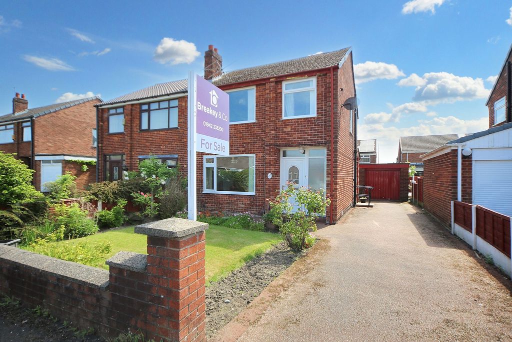 Property photo 1 of 24