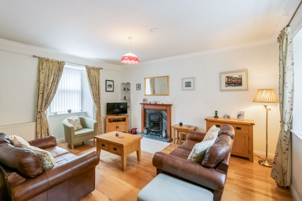 Property photo 2 of 26