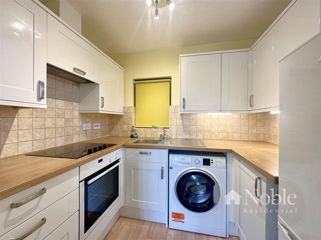 Property photo 3 of 12 Kitchen