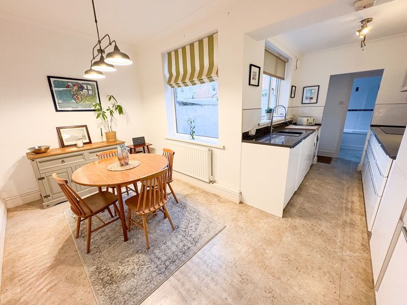 Property photo 2 of 7 Photo 4