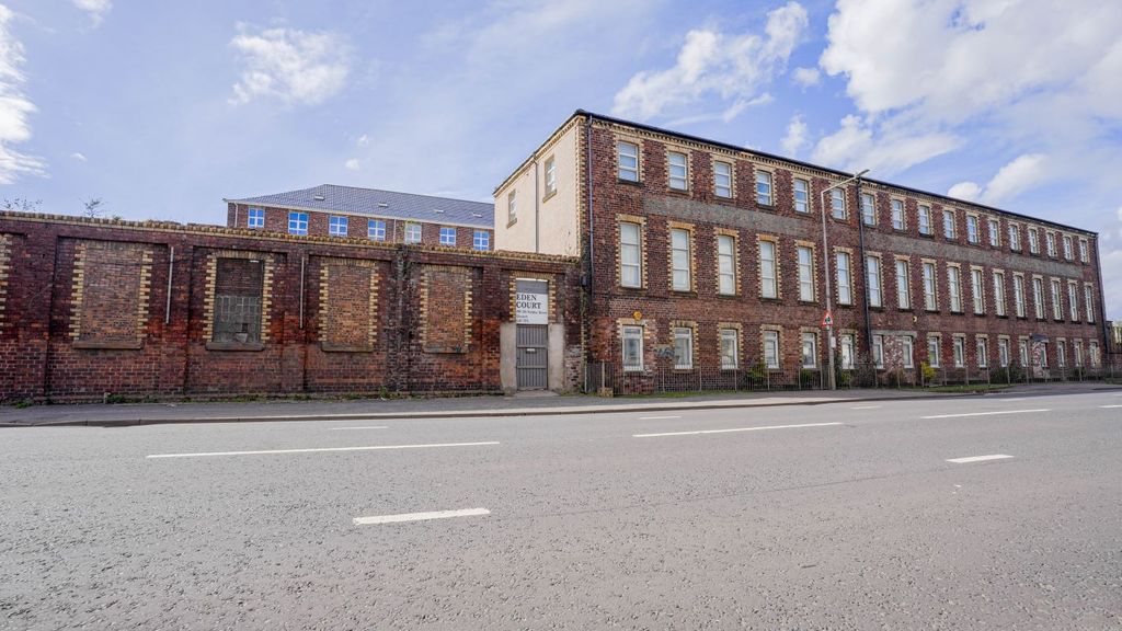 Property photo 2 of 19