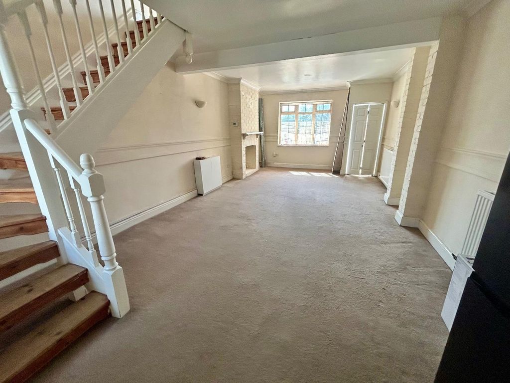 Property photo 2 of 7 Lounge/Dining Room
