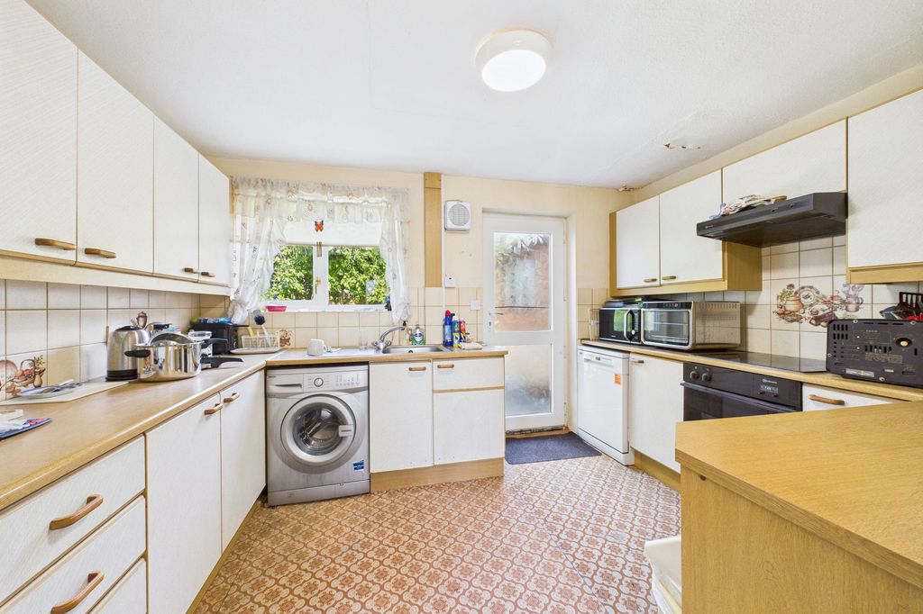 Property photo 2 of 13