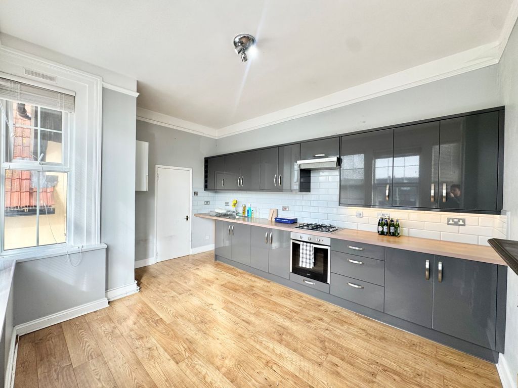 Property photo 2 of 8 Picture 2