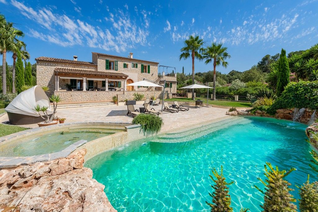 Property photo 2 of 20 Exterior And Pool (2)