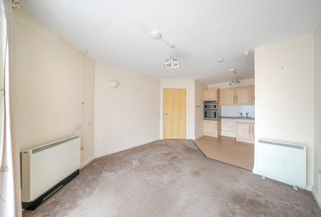 Property photo 3 of 16 Kitchen/Sitting Room