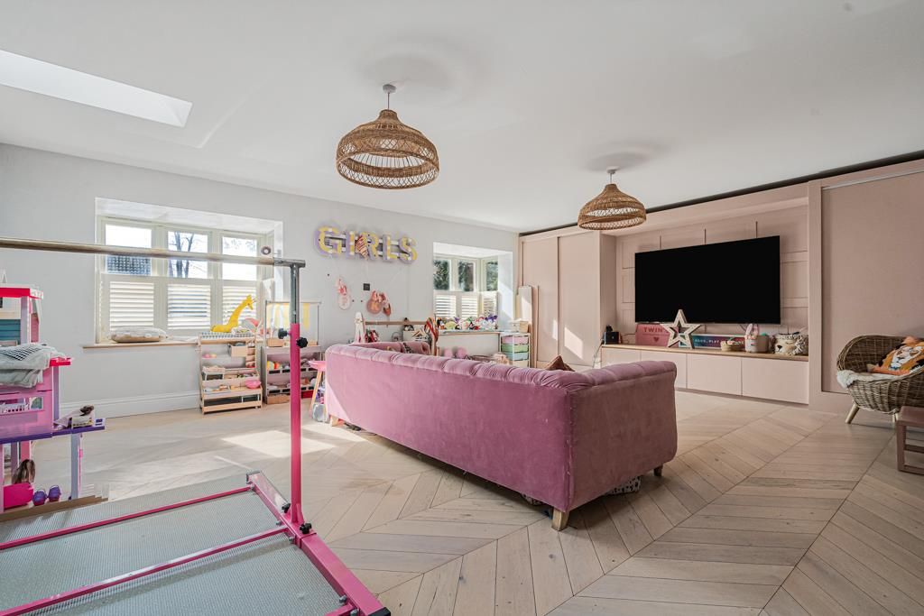 Additional image 7 of 6 bed property for saleHollydell, Hertford SG13