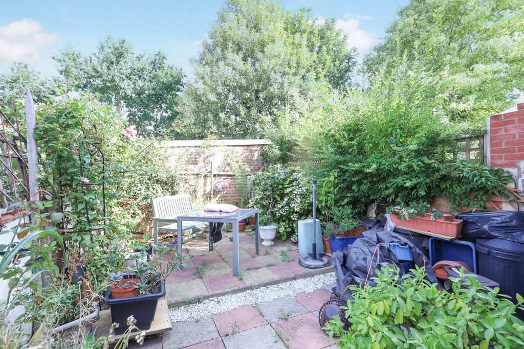 Property photo 3 of 16 Photo