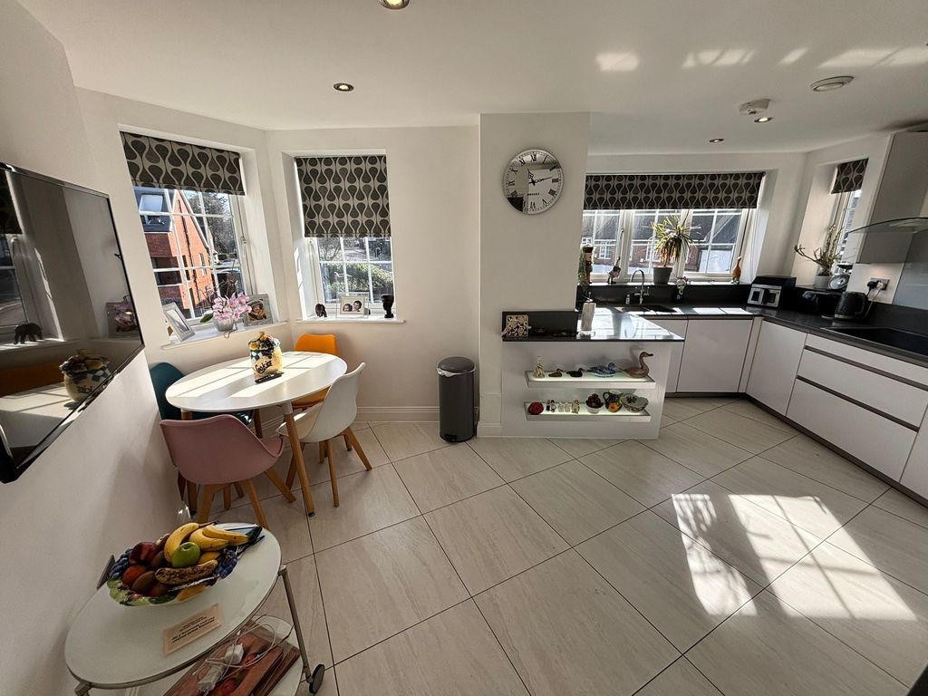 Property photo 3 of 21 Photo 12