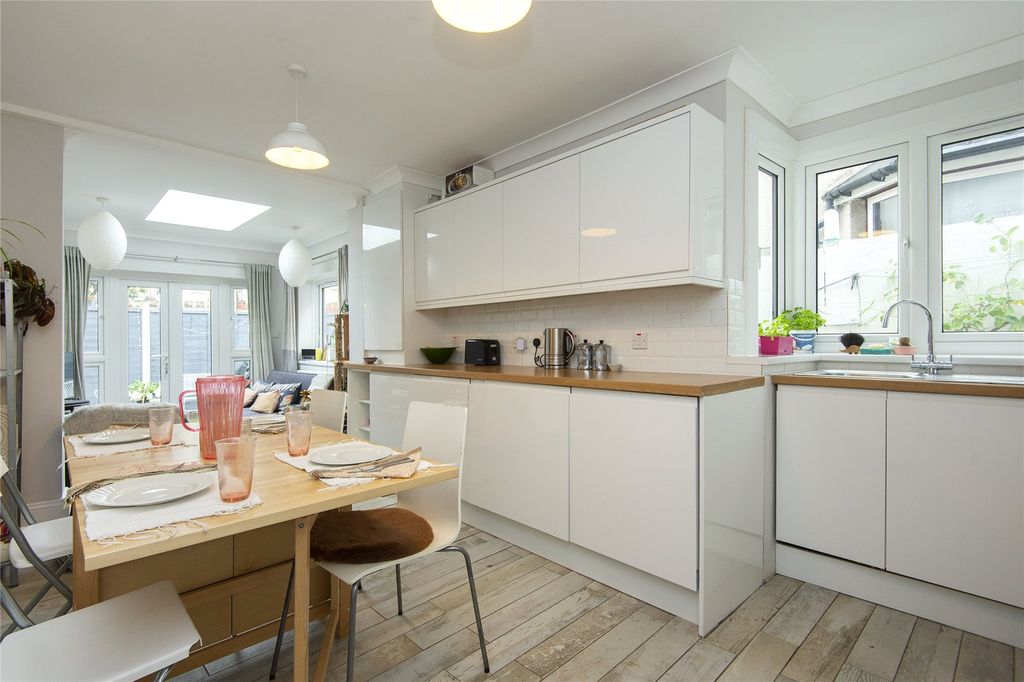 Property photo 3 of 13 Kitchen
