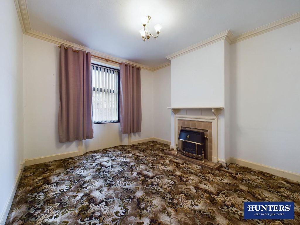 Property photo 2 of 20 Living Room