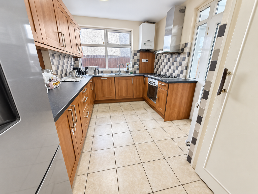 Property photo 3 of 14 Kitchen