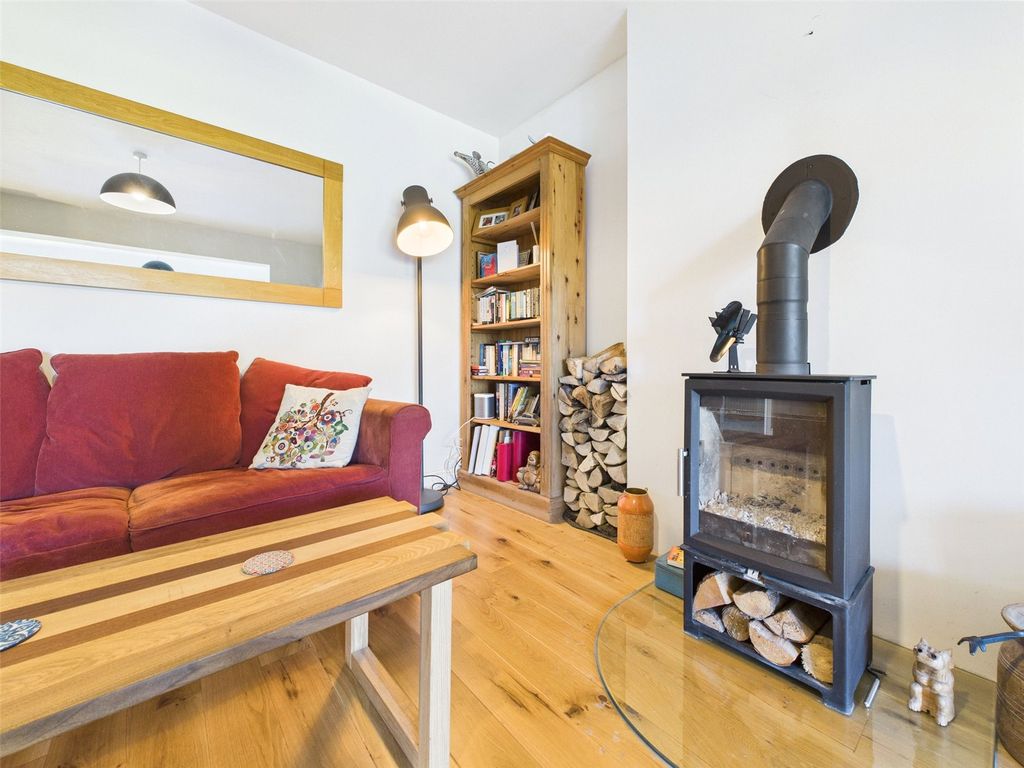 Property photo 3 of 23 Picture No. 24