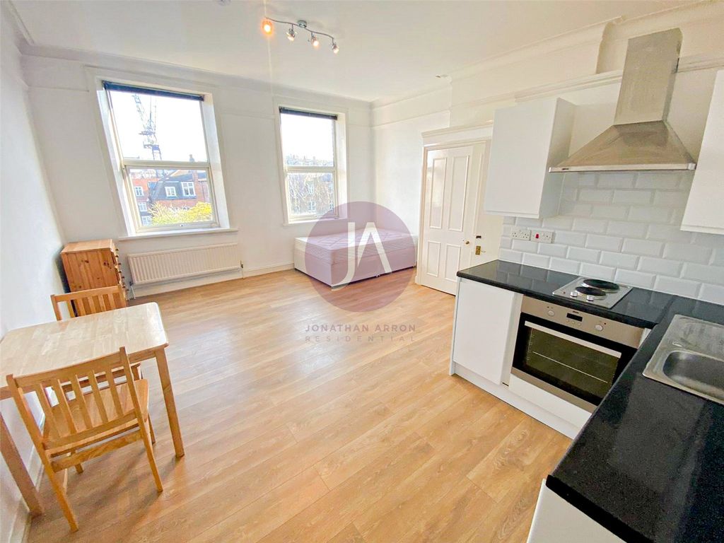 Property photo 3 of 6 Picture No. 01