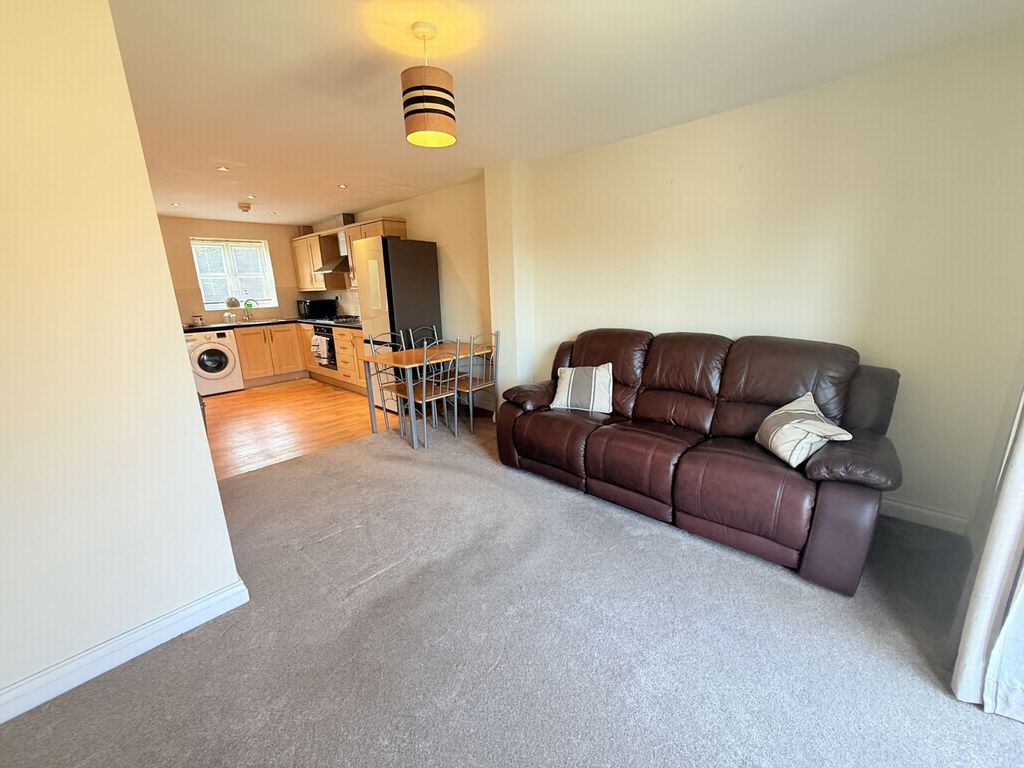 Property photo 3 of 8 Lounge