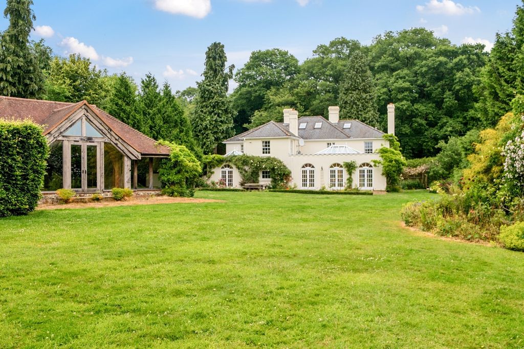 Property photo 1 of 32