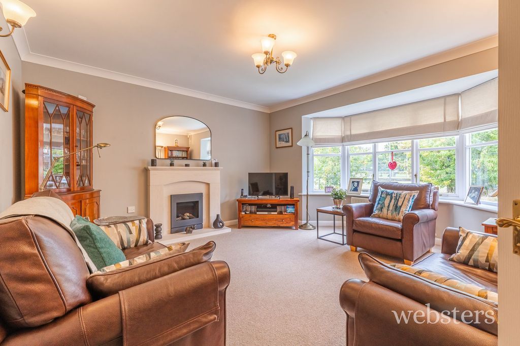 Property photo 2 of 34