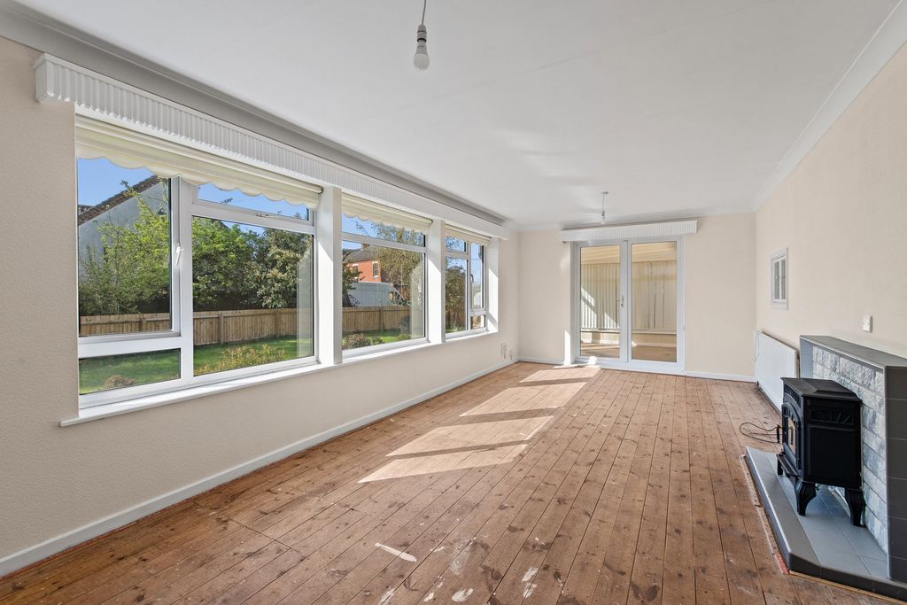 Property photo 3 of 31