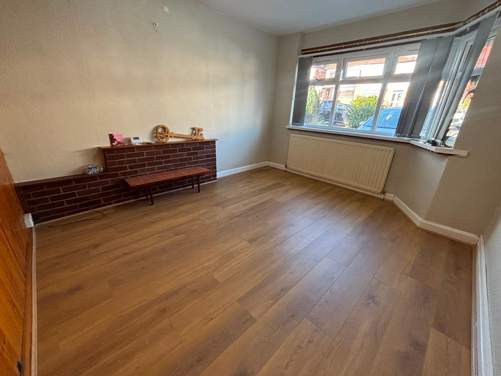 Property photo 3 of 18 Image