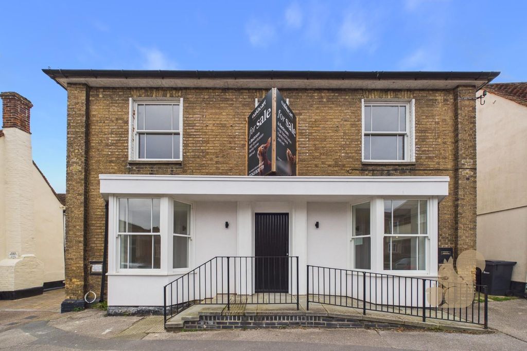 Property photo 1 of 16 Cam01659G0-Pr0743-Still041.Jpg