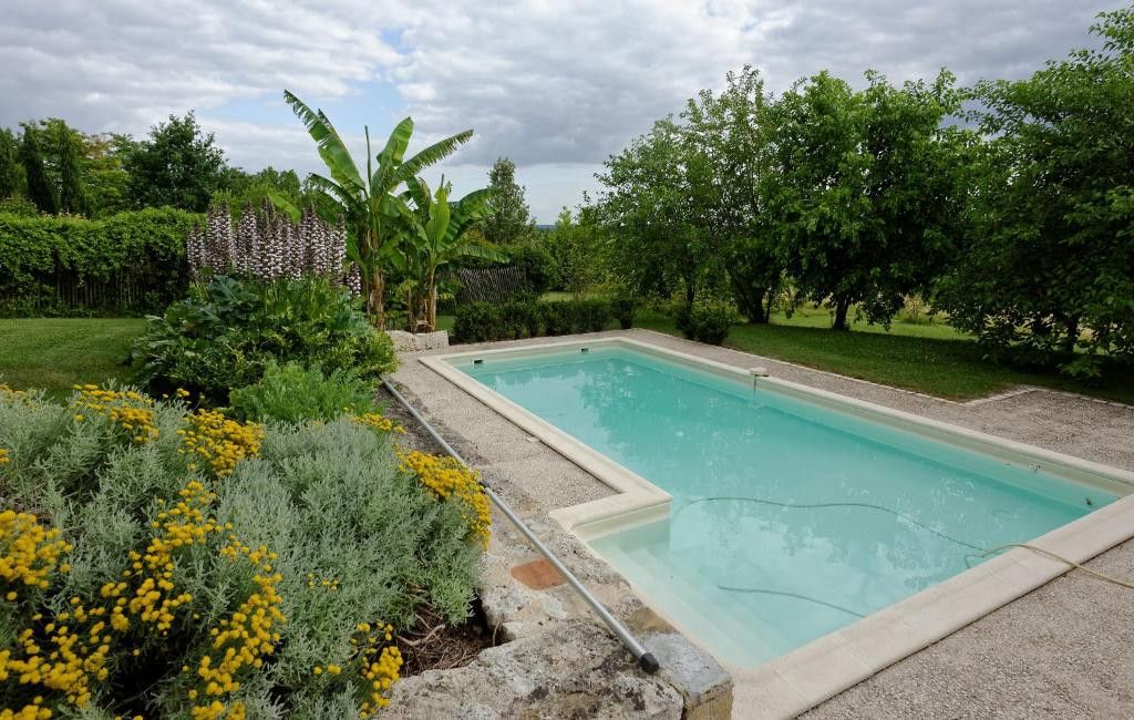 Property photo 2 of 19