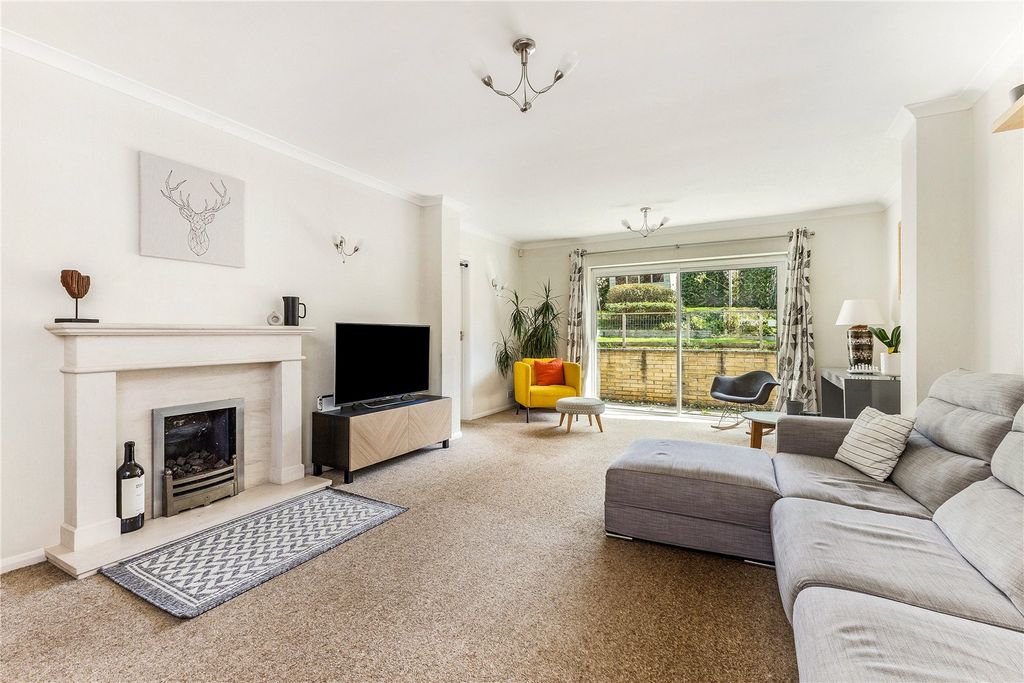 Property photo 2 of 18 Living Room