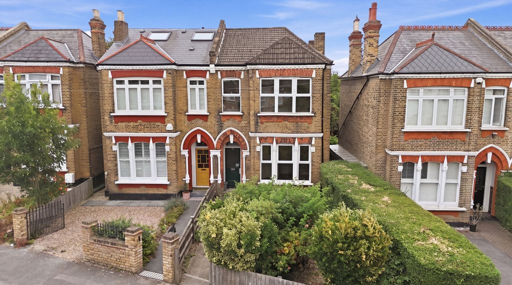 Property photo 1 of 18